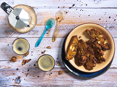 Cantucci estivi con mandorle, pistacchi e albicocche