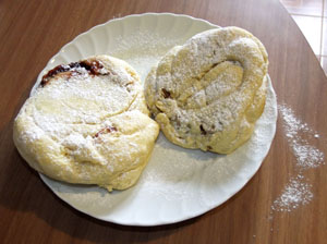 Nodoni alla marmellata e alle pere